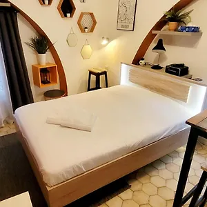 https://superbe-studio-jean-jaures.midi-pyreneeshotels.com